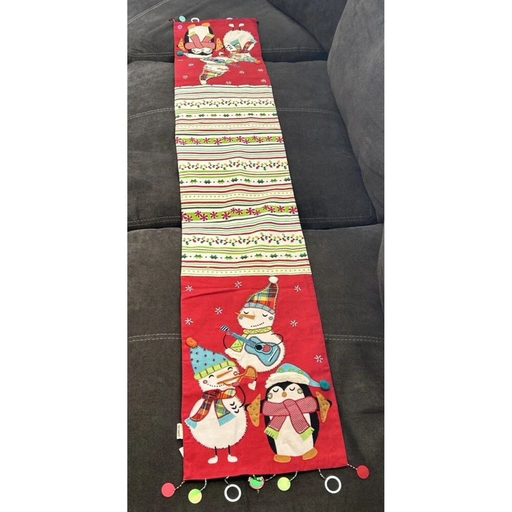 Pier 1 Imports Christmas Snowmen Penguins Beaded Table‎ Runner Holiday Decor 72”